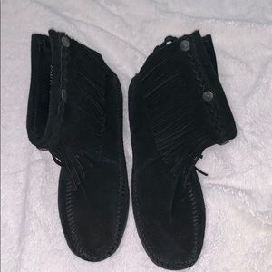 Minnetonka Leather Fringe Ankle Booties